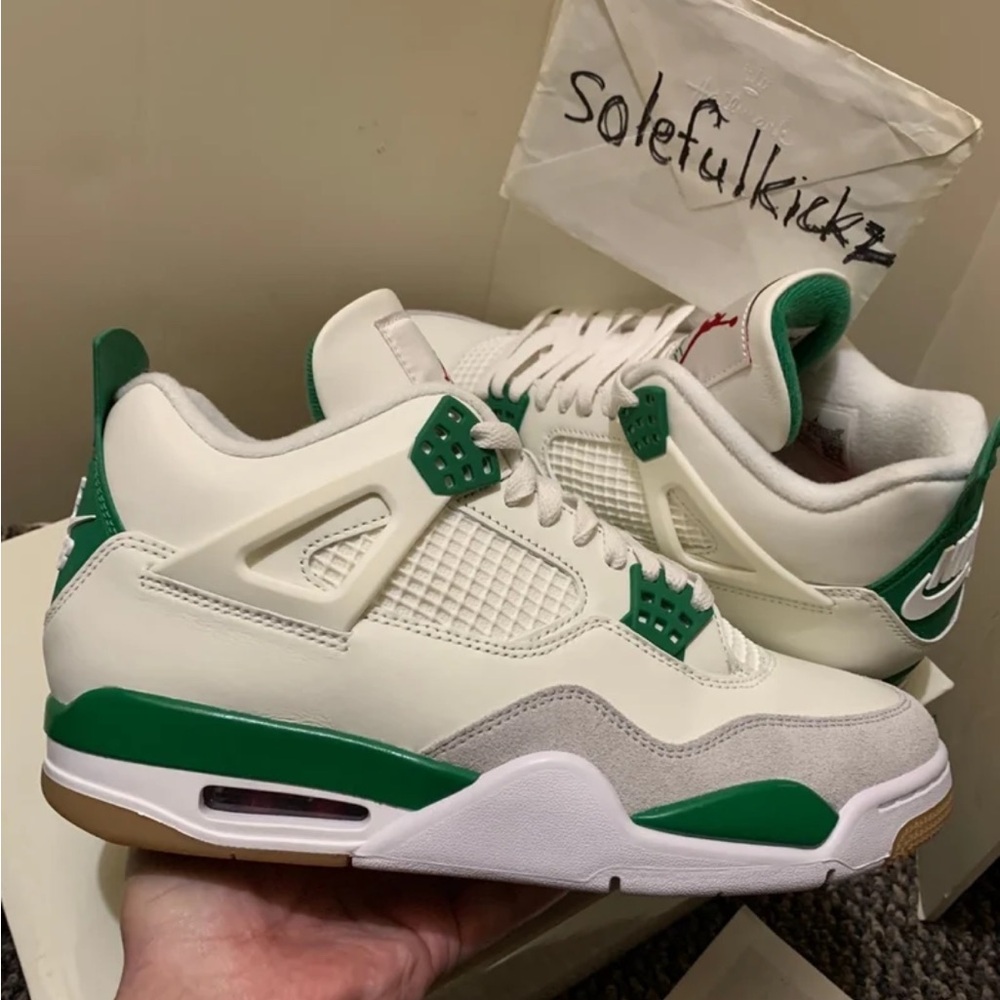 Nike SB x Air Jordan 4 Retro SP (DR5415-103) Sail/Neutral Grey/Pine Green/White